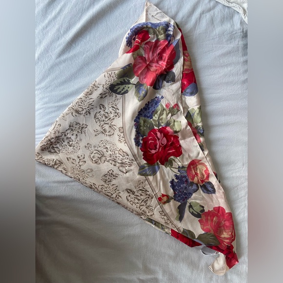 (3/$40) Vintage Liz Claiborne Silk Scarf - Picture 8 of 8